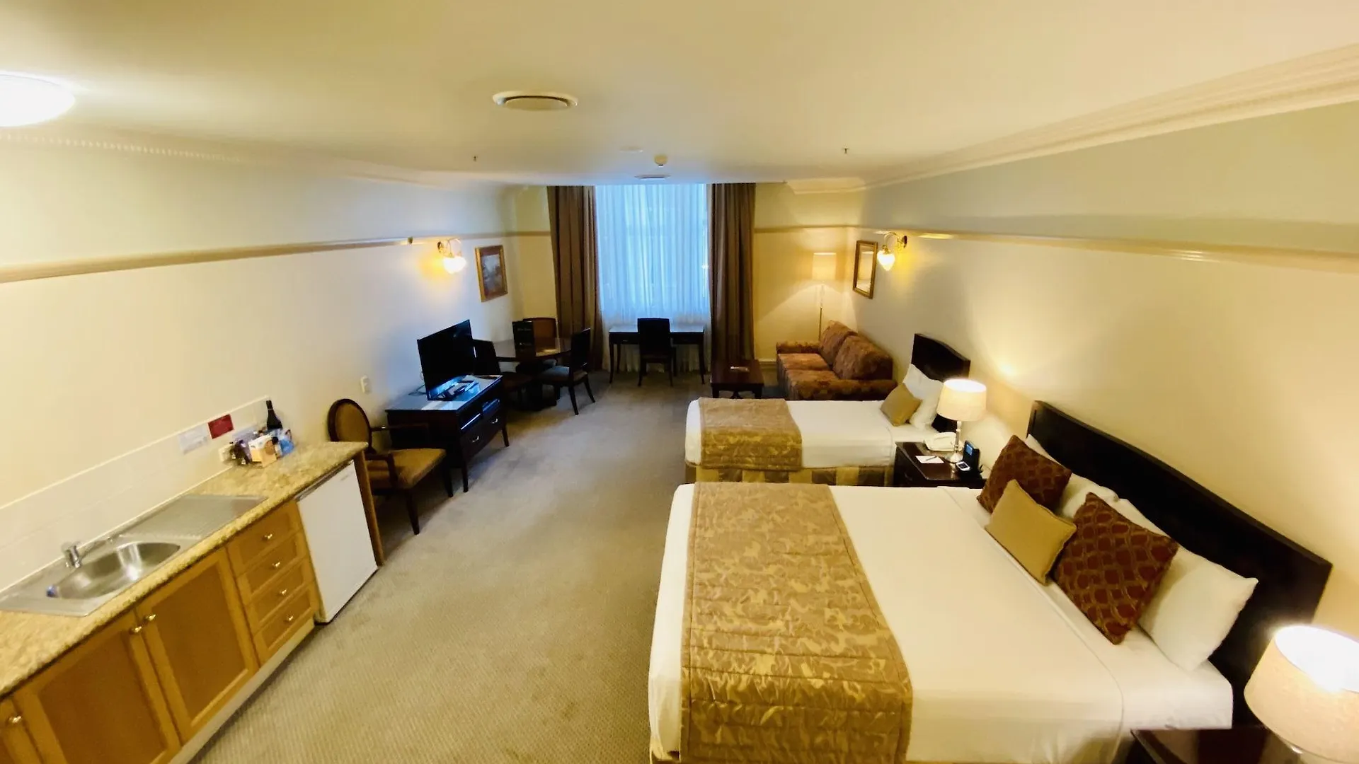 Royal Albert Hotel Μπρίσμπεϊν 4*,  Αυστραλία