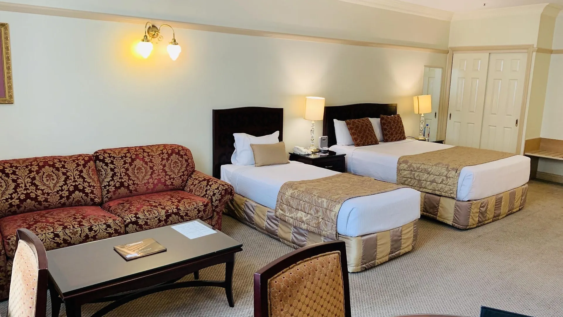 Royal Albert Hotel Μπρίσμπεϊν